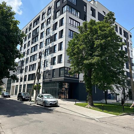 Люкс Апартаменти В Центрі Жк Театральний І Жк Шевченка 罗夫诺 外观 照片